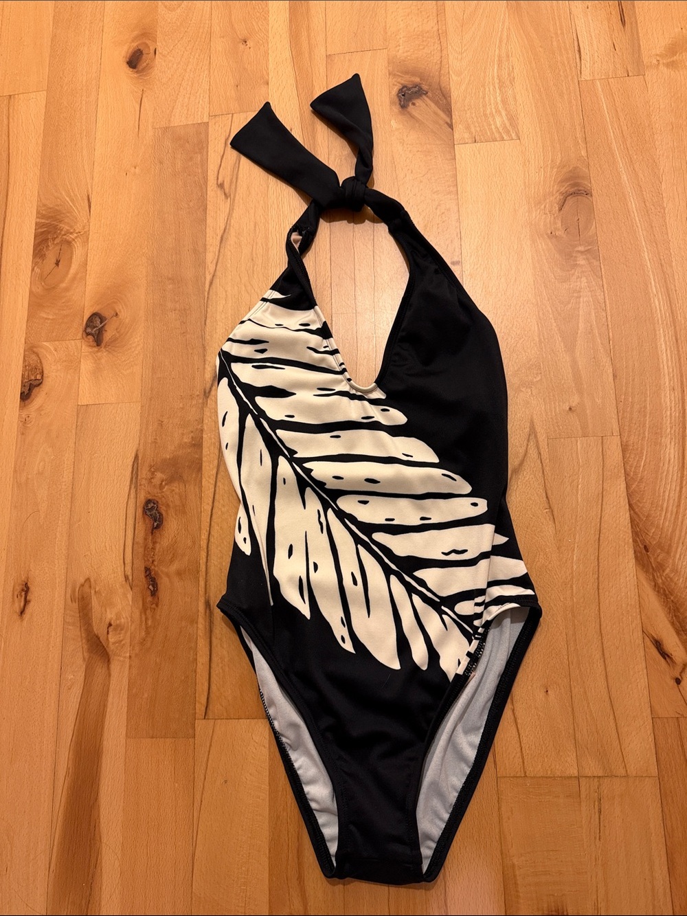 Anne Klein Black and Cream One-Piece Swimsuit with Leaf Print